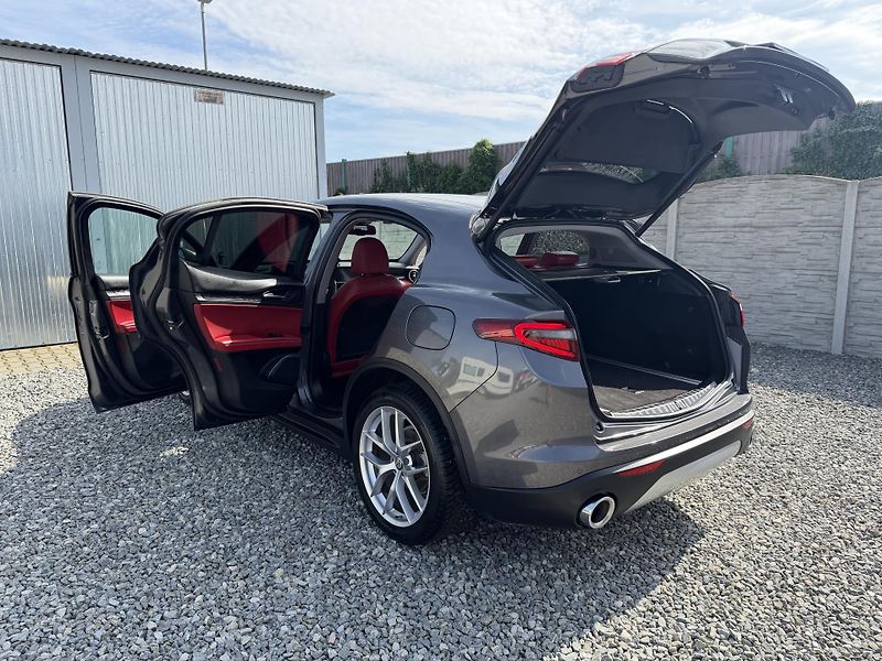 Alfa Romeo Stelvio 2.2JTDM Q4 4x4 210PS VELOCE 1A - fotka 137 z 167