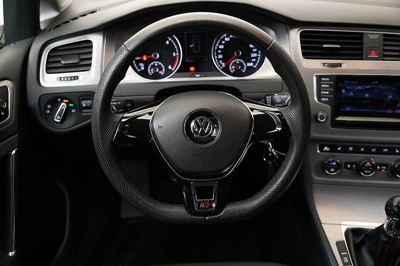 Volkswagen Golf - fotka 16 z 29