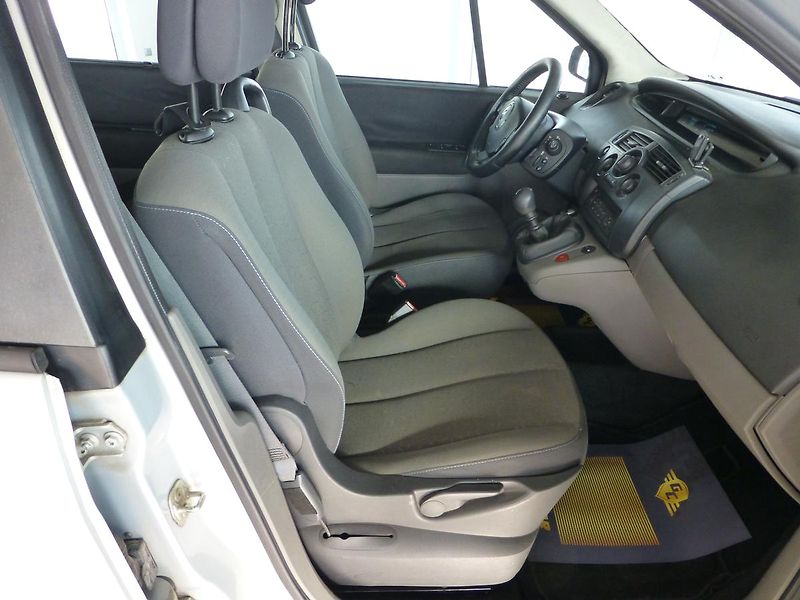 Renault Scénic (2003) 1,6 16V-83KW**DIGI**ALU**TAŽNÉ - fotka 19 z 25