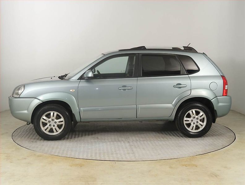 Hyundai Tucson (2009) 2.0 i, 4X4 - fotka 3 z 20