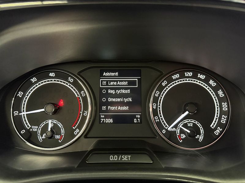 Škoda Fabia 1.0 TSI AMBITION PLUS, LANE, F - fotka 18 z 23