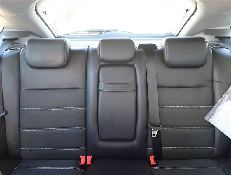 Ford Focus (2008) 2.0 16V, Automat, Serv.kniha - fotka 10 z 17