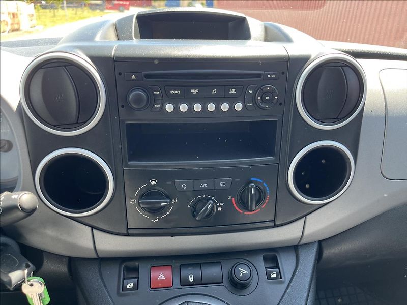 Peugeot Partner 1,6 HDi 5MÍST KLIM ROZVODY DPH - fotka 16 z 39