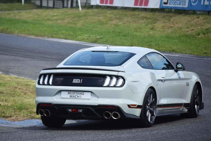 Ford Mustang Mach 1 způsobuje zkušeným řidičům opravdu libé pocity