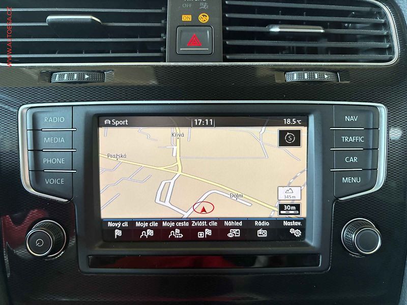 Volkswagen Golf (2016) 2.0 TDi, GTD, bixen, panor - fotka 11 z 17