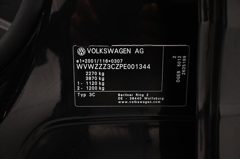 Volkswagen Passat 1,4 GTE 160 kW DSG Business Zá - fotka 12 z 30