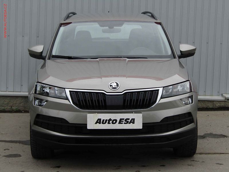 Škoda Karoq (2018) 1.6 TDi, Ambition - fotka 2 z 19