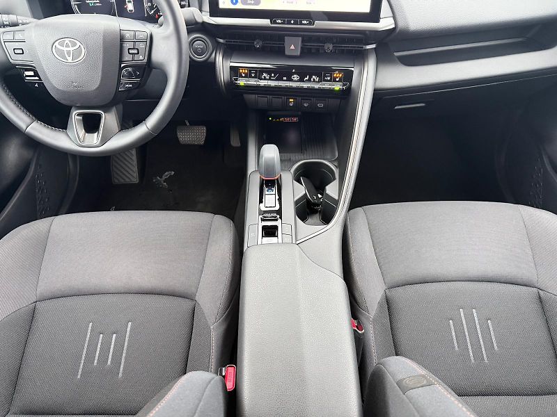 Toyota C-HR 1,8 HEV e-CVT Style - fotka 23 z 30