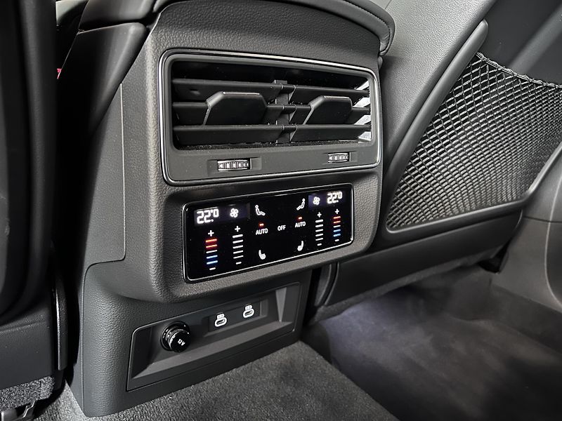 Audi SQ7 Ceramic Exclusive B&O FullSpec - fotka 12 z 33