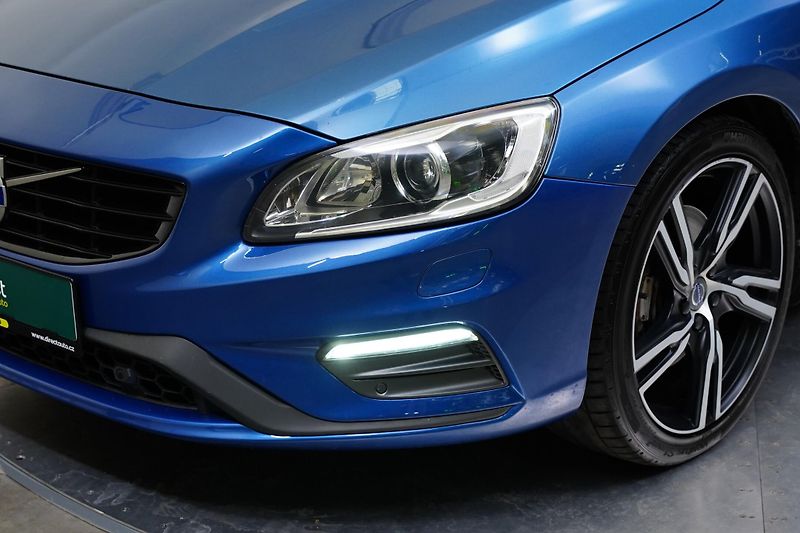 Volvo V60 - fotka 9 z 24