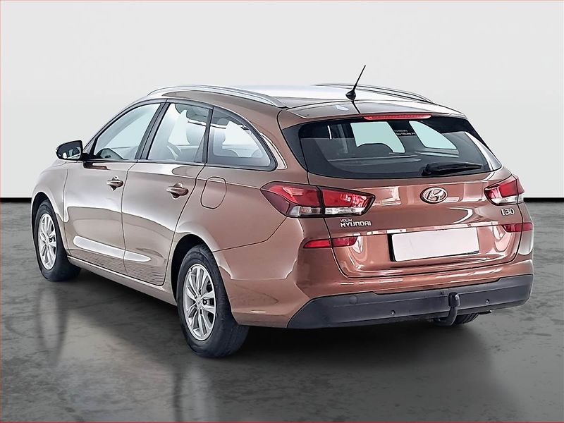 Hyundai i30 (2018) Trikolor 1.0 T-GDI, Serv.kniha - fotka 4 z 17