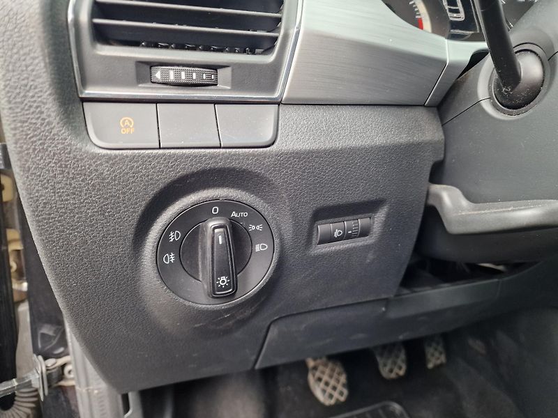 Škoda Fabia 1,4TDI 66KW EDITION  - fotka 16 z 20