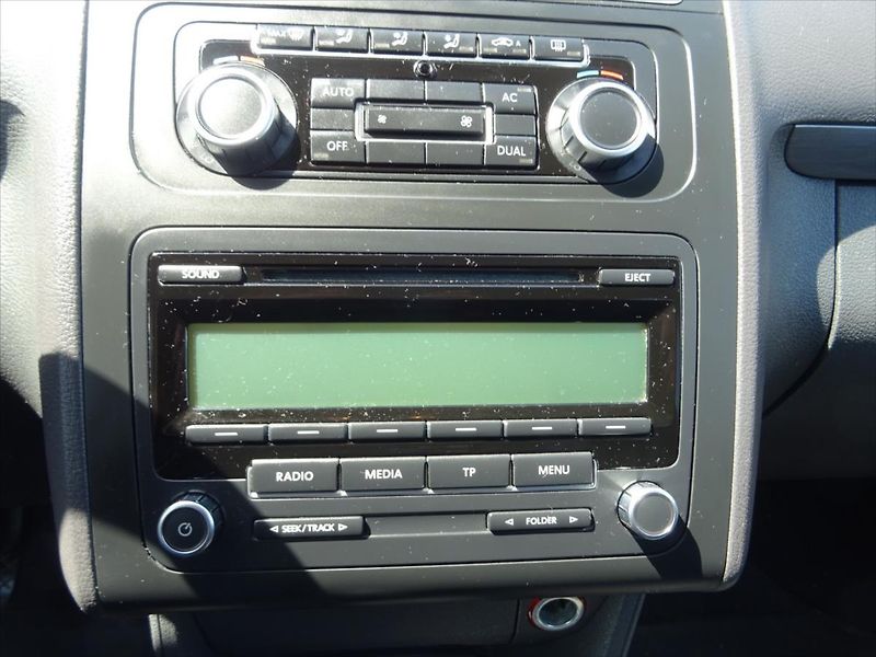 Volkswagen Touran 2,0 TDi 103 kW - fotka 22 z 33