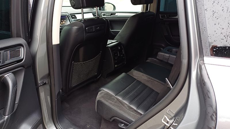 Volkswagen Touareg 3.0 TDI 193kW R-LINE-WEBASTO- - fotka 10 z 50