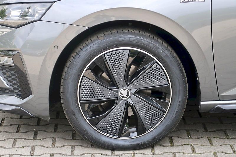 Škoda Scala (2025) MC 1.0 TSI 85 kW DSG - fotka 7 z 28