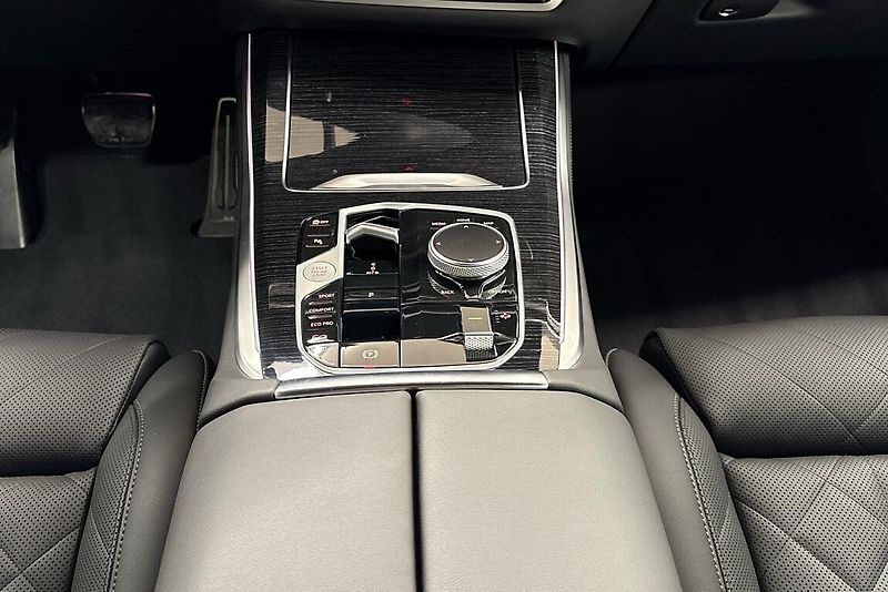 BMW X5 xDrive30d - fotka 10 z 12
