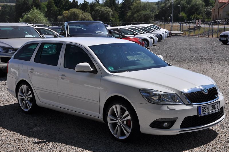 Škoda Octavia II 2.0TDi 125kW KOMBI RS - fotka 2 z 22