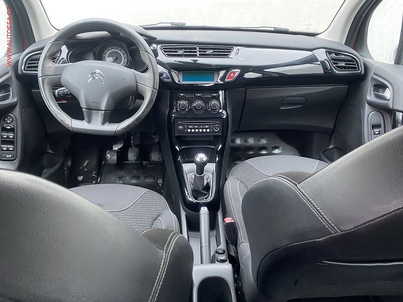 Citroën C3 (2013) 1.2 i, 1.maj,ČR, AC - fotka 8 z 18