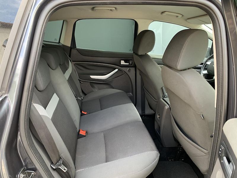 Ford Kuga 2.0TDCi KLIMATIZACE  ALU KOLA - fotka 28 z 38