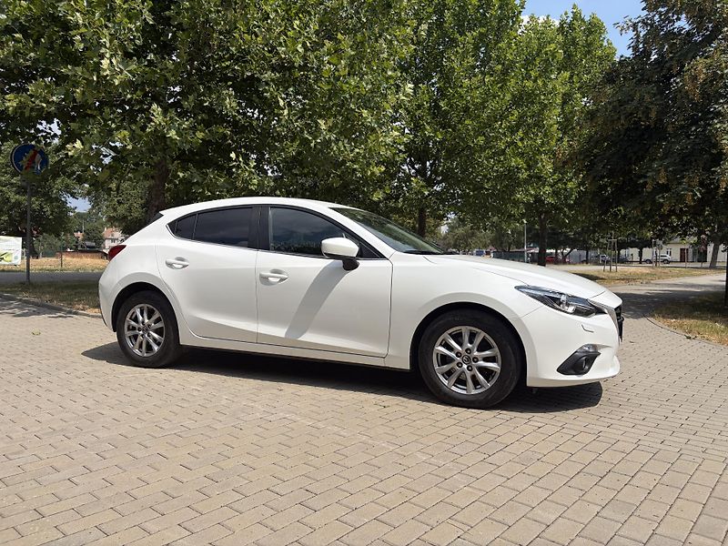 Mazda 3 2.0 Center-Line - fotka 13 z 30