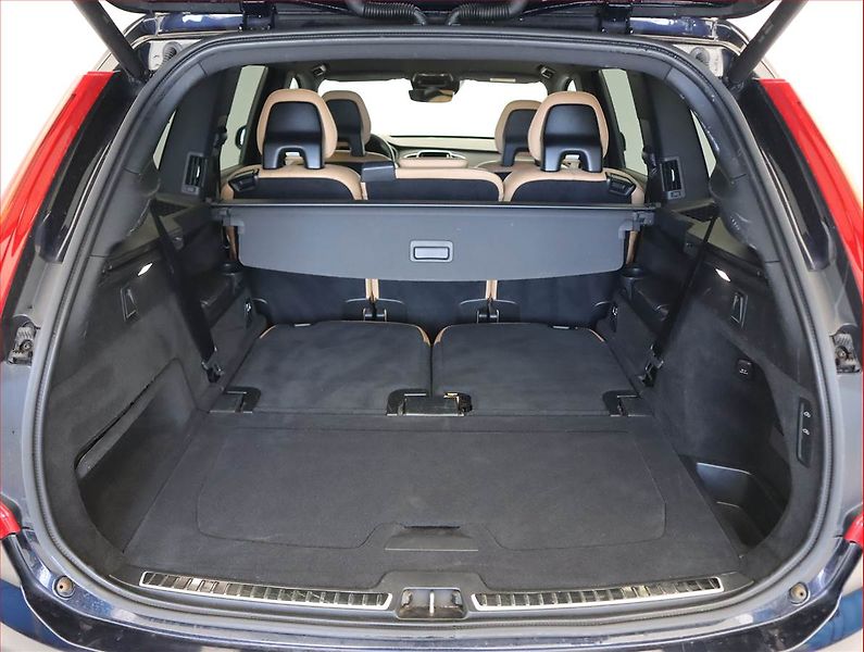 Volvo XC90 (2016) D5 AWD - fotka 14 z 28