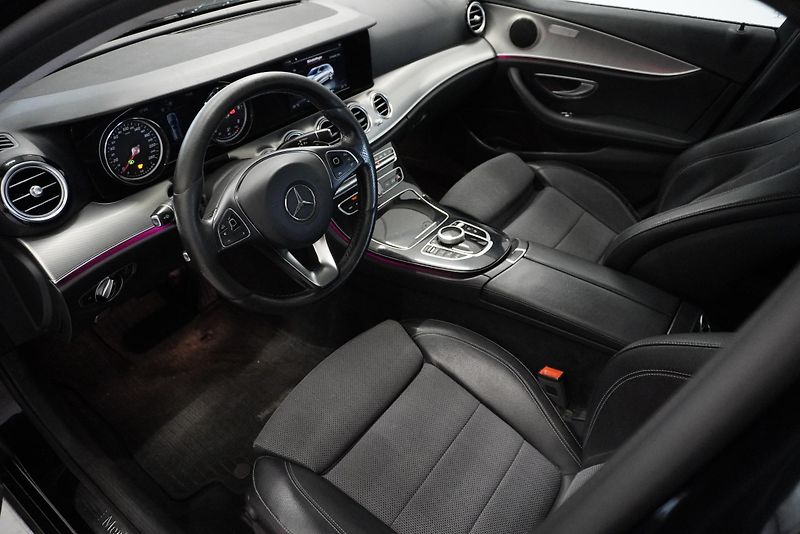 Mercedes-Benz Třídy E (2017) E220D AUTOMAT - fotka 17 z 38