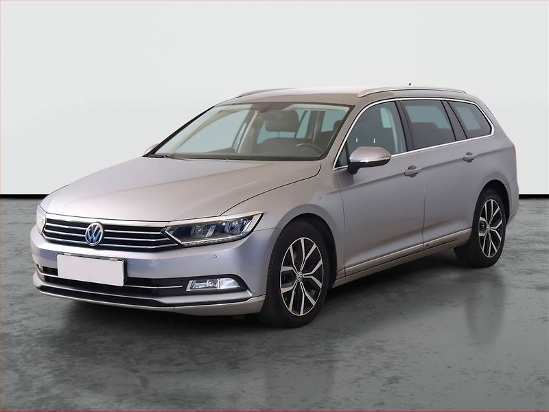 Volkswagen Passat (2018) 2.0 TDI, Automat, Kůže, Navi - fotka 2 z 20