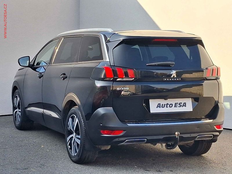Peugeot 5008 (2019) 1.2 PT, Allure, AT, LED - fotka 6 z 19