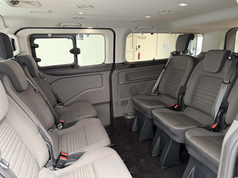Ford Tourneo Custom 2.0 EcoBlue mHEV 96kW L2 Titan - fotka 10 z 11