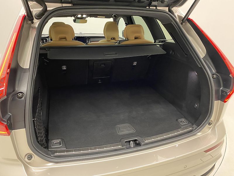 Volvo XC60 T6 AWD RECHARGE DARK ULTIMATE  - fotka 6 z 66