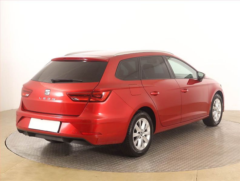 Seat Leon (2019) Style 1.0 TSI, Tempomat - fotka 5 z 16
