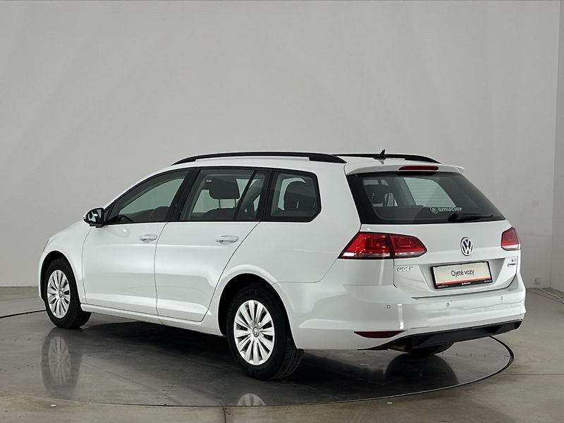Volkswagen Golf Trendline - fotka 15 z 28