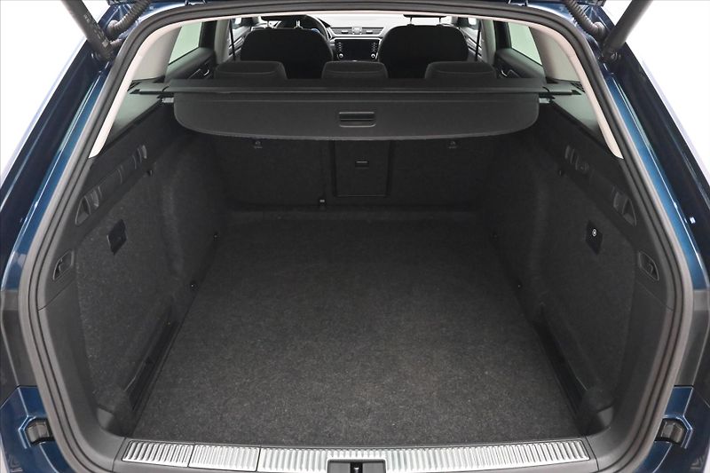 Škoda Superb 2,0 TDI 110kW DSG Style Záruka - fotka 10 z 33