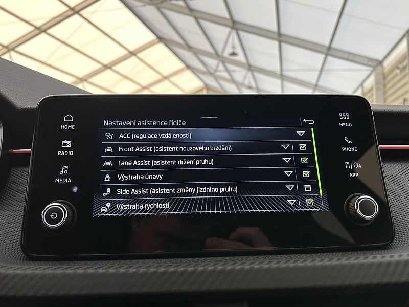 Škoda Scala 1.5 TSI Monte Carlo - fotka 8 z 28
