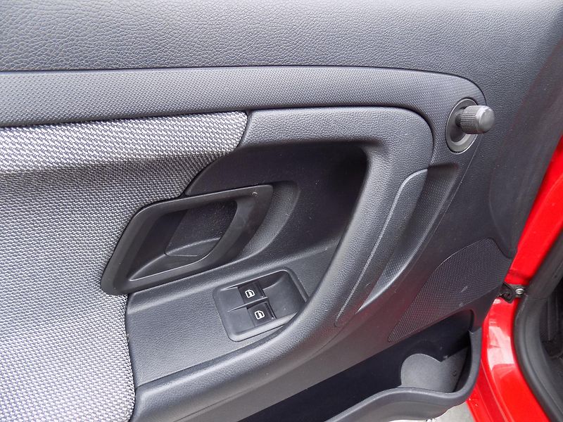 Škoda Roomster 1,2 TSI 63 KW ACTIVE, KLIMA - fotka 37 z 56
