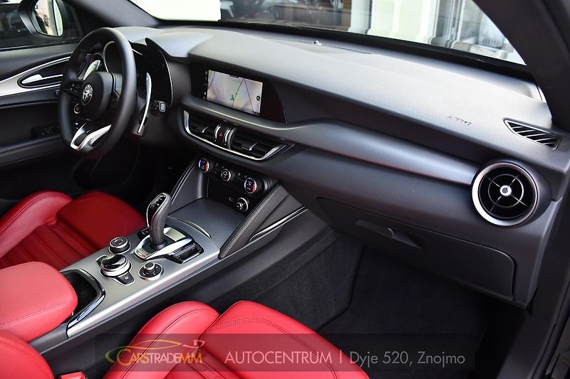 Alfa Romeo Stelvio 2.0T 16V 206kW VELOCE AT8 Q4 - fotka 14 z 49