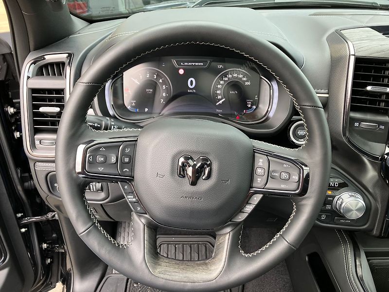 Dodge RAM (2025) 3.0 I6 548k LIMITED NIGHT RAMB - fotka 24 z 63