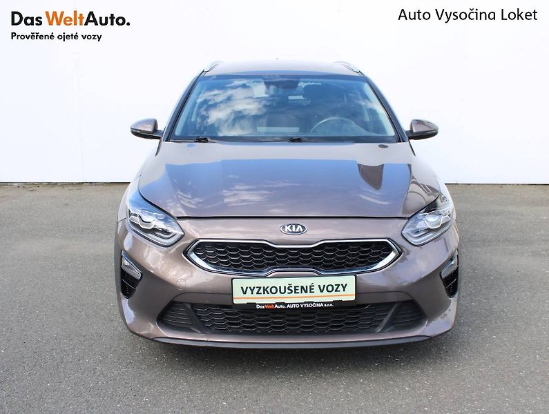 Kia Ceed (2020) 1.4 T-GDI TOP 103kW manuál LED - fotka 4 z 33