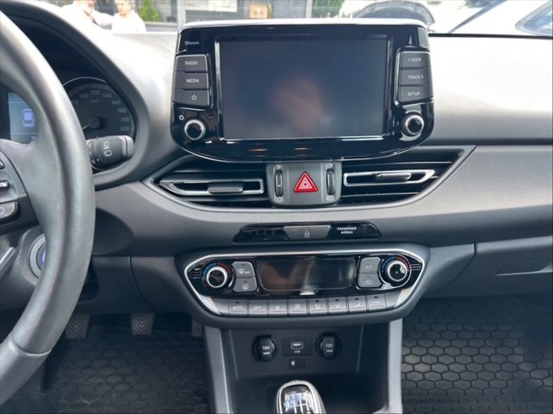 Hyundai i30 1,5 T-GDI Smart - fotka 10 z 11