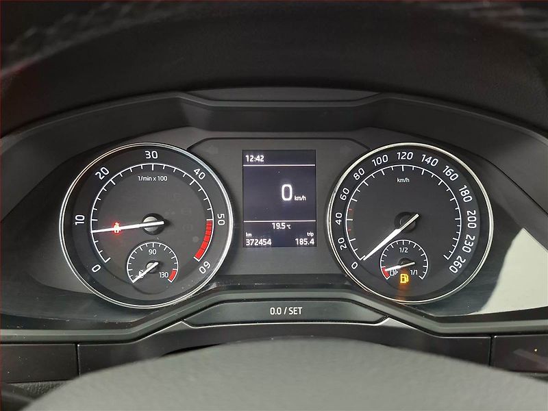 Škoda Superb (2019) 2.0 TDI, Park. senzory - fotka 11 z 15