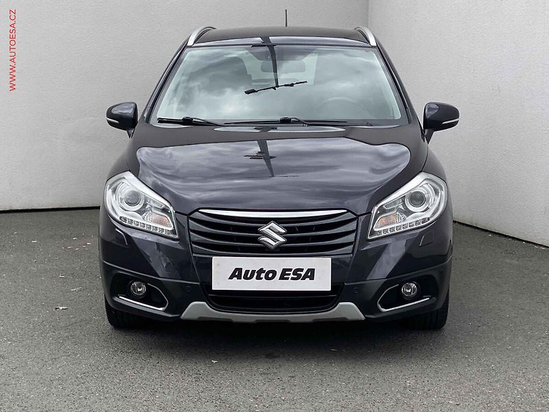 Suzuki SX4 (2015) 1.6i 4x4, AT, xenon, park - fotka 2 z 17
