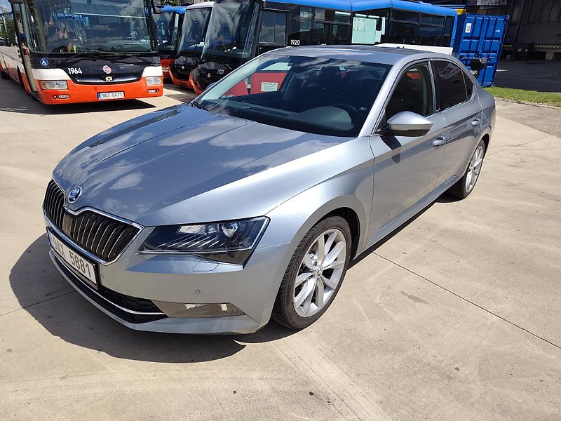 Škoda Superb (2018) Vozidlo je v perfektním stavu - fotka 4 z 18