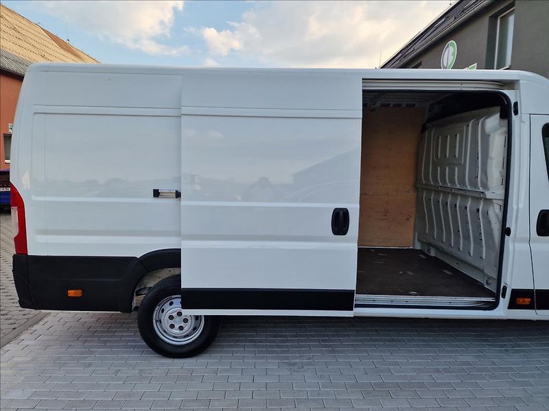 Peugeot Boxer 2.2HDI 103kW L4H2,ČR,1.Maj. - fotka 19 z 48