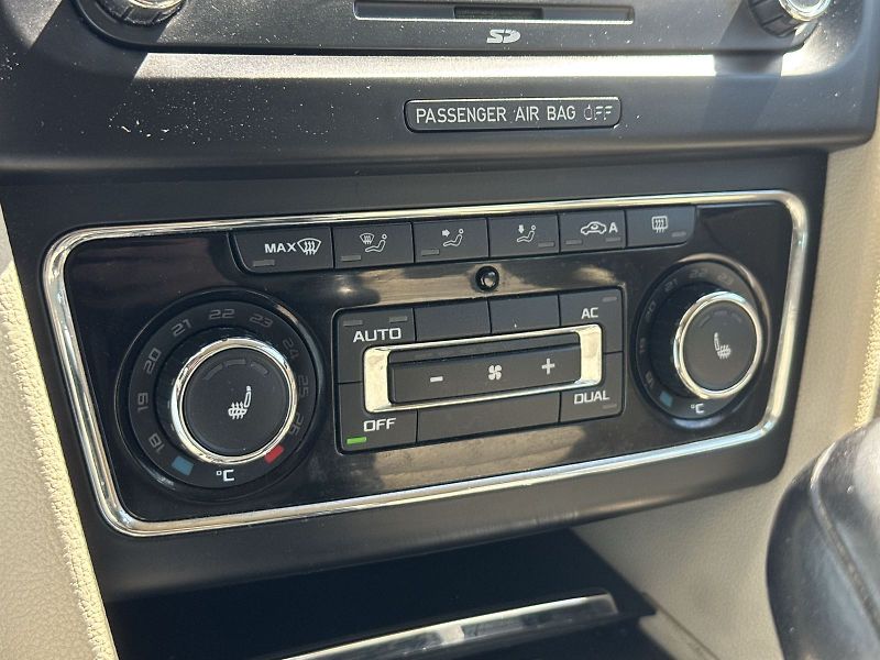 Škoda Superb (2009) 2.0 TDI Ambition - fotka 20 z 28