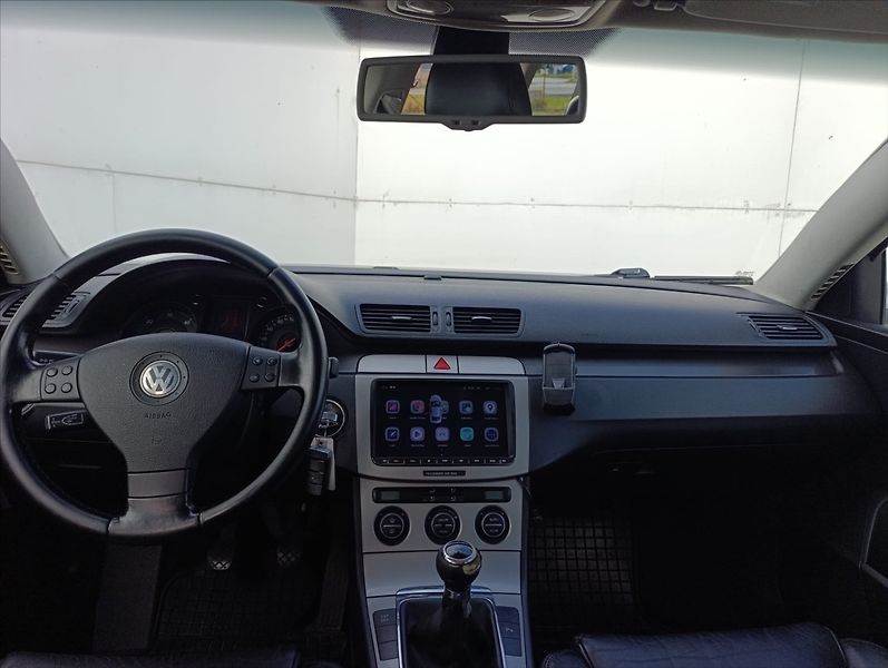 Volkswagen Passat 2,0 TDi Kůže Navigace Tažné - fotka 15 z 37