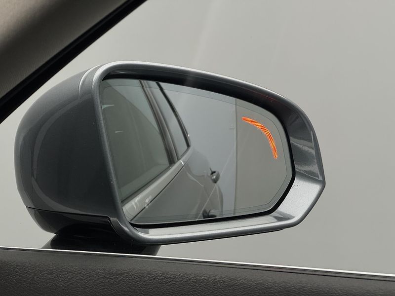 Volvo V90 D4 MOMENTUM PRO  - fotka 29 z 52