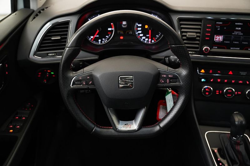 Seat Leon - fotka 17 z 26