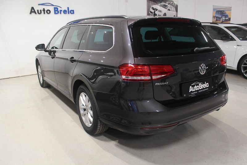 Volkswagen Passat (2019) 2.0TDI DSG Display LED Navi - fotka 9 z 35