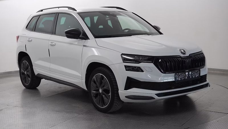 Škoda Karoq 1.5 TSI Sportline Matrix DCC - fotka 2 z 16
