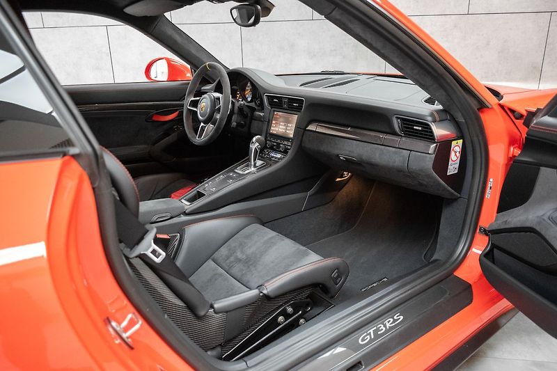 Porsche 911 GT3 RS 4.0 !Najeto 14.885km! - fotka 14 z 49